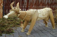 Скульптура из соломы