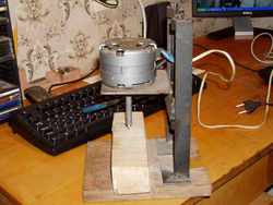 Самодельный сверлильный станочек из асинхронного двигателя