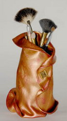 Оригинальная карандашница из
пластинки 