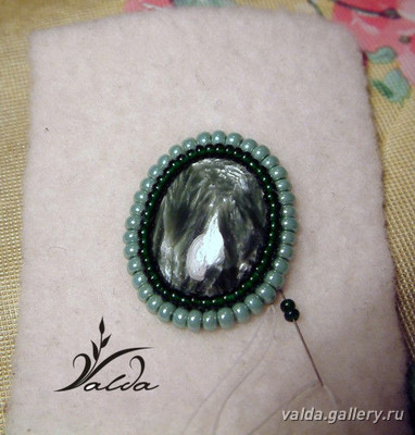 Вышитая брошь. Мастер-класс Вышитая брошь. Мастер-класс