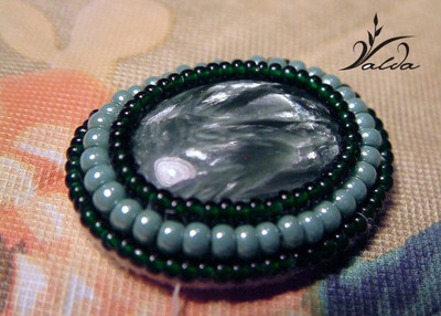 Вышитая брошь. Мастер-класс Вышитая брошь. Мастер-класс