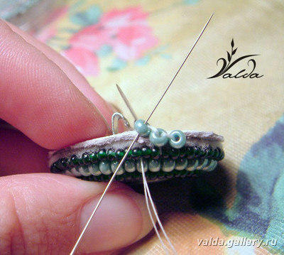 Вышитая брошь. Мастер-класс Вышитая брошь. Мастер-класс