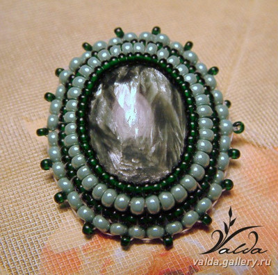 Вышитая брошь. Мастер-класс Вышитая брошь. Мастер-класс