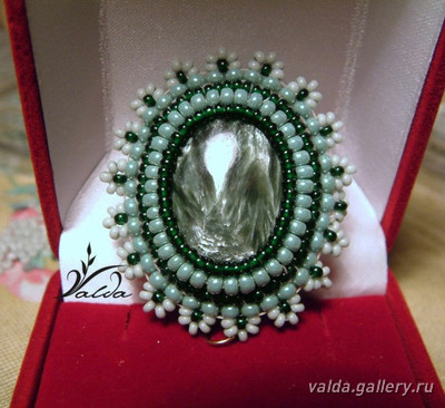 Вышитая брошь. Мастер-класс Вышитая брошь. Мастер-класс