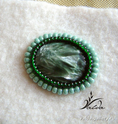 Вышитая брошь. Мастер-класс Вышитая брошь. Мастер-класс