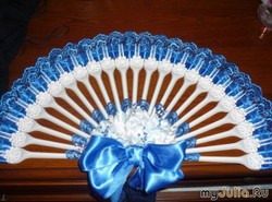 Веер из пластиковых вилок