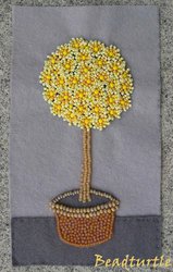 Дерево из фетра и бисера