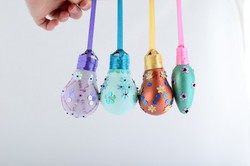 Игрушки из лампочек