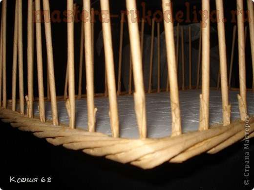 Мастер-класс по плетению из газет. Поднос с фанерным дном