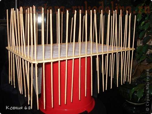 Мастер-класс по плетению из газет. Поднос с фанерным дном