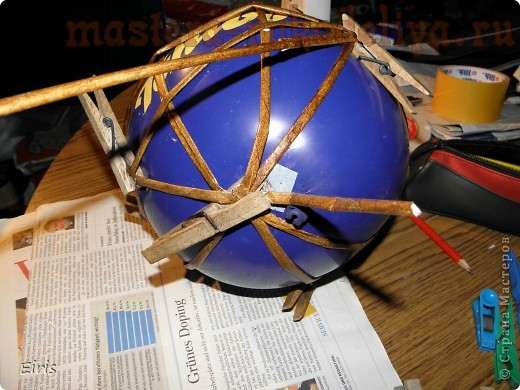 Цветочный шар плетем из газет Цветочный шар плетем из газет