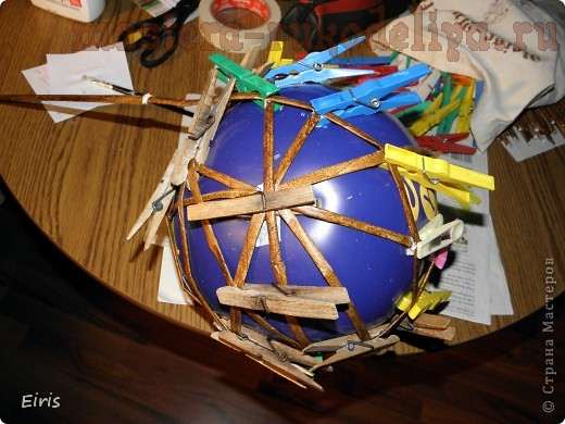 Цветочный шар плетем из газет Цветочный шар плетем из газет