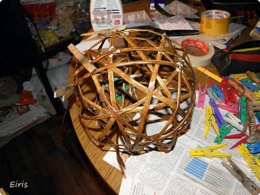 Цветочный шар плетем из газет Цветочный шар плетем из газет