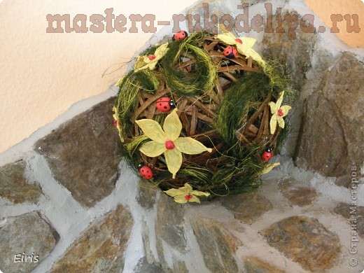 Цветочный шар плетем из газет Цветочный шар плетем из газет