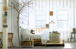 Идеи использования старых паллет в интерьере