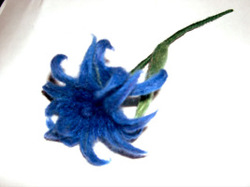Мастер-класс по валяному цветку Василек-Синий