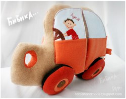 Машинка-подушка и игрушка-развивайка для малышей. Выкройка