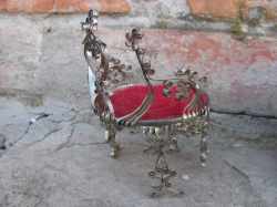 Поделки из консервных банок (стулья и столик) Поделки из консервных банок (стулья и столик)